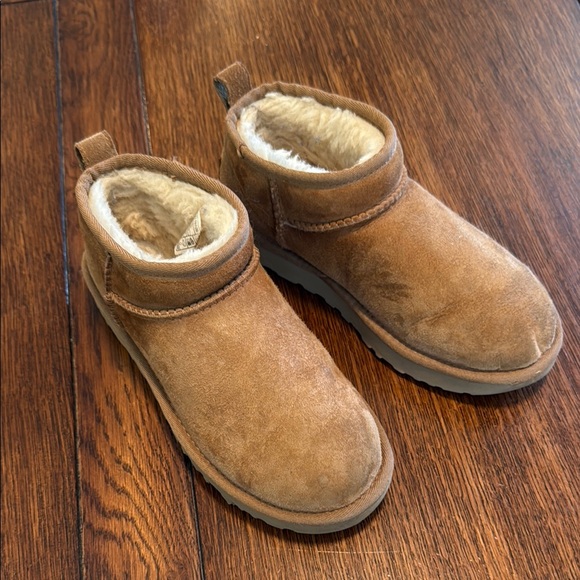 UGG Tan Ultra Mini Boots size 6 - Picture 1 of 7